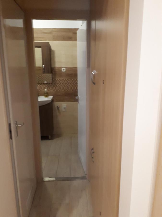 Katalin Apartman ハイデゥソボスロー エクステリア 写真